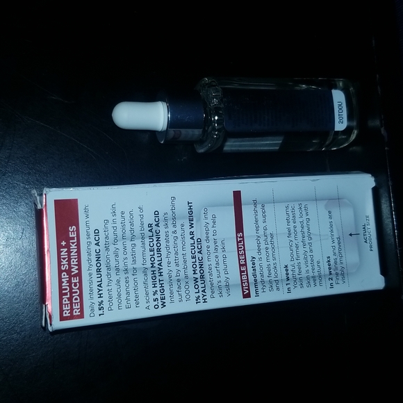 L'OREAL PARIS Revitalift Pure Hyaluronic Acid Serum - Picture 2 of 3